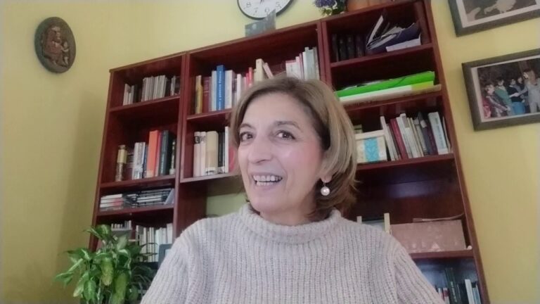 el leon cree que todos son de su condicion significado