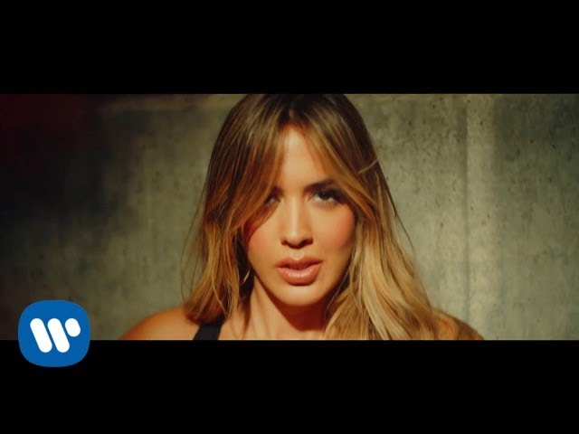 la luz se enciende y apaga sola