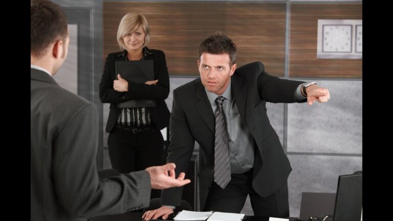 que significa soñar discutiendo con un compañero de trabajo