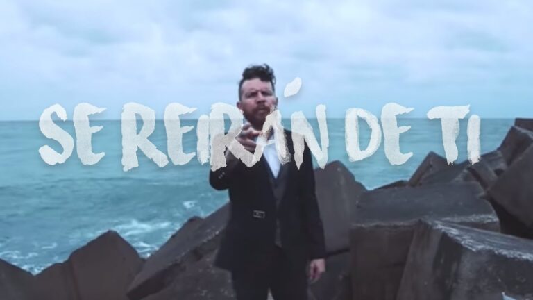 se rien de mi por ser diferente