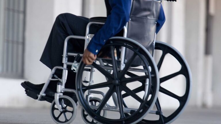 soñar estar en silla de ruedas